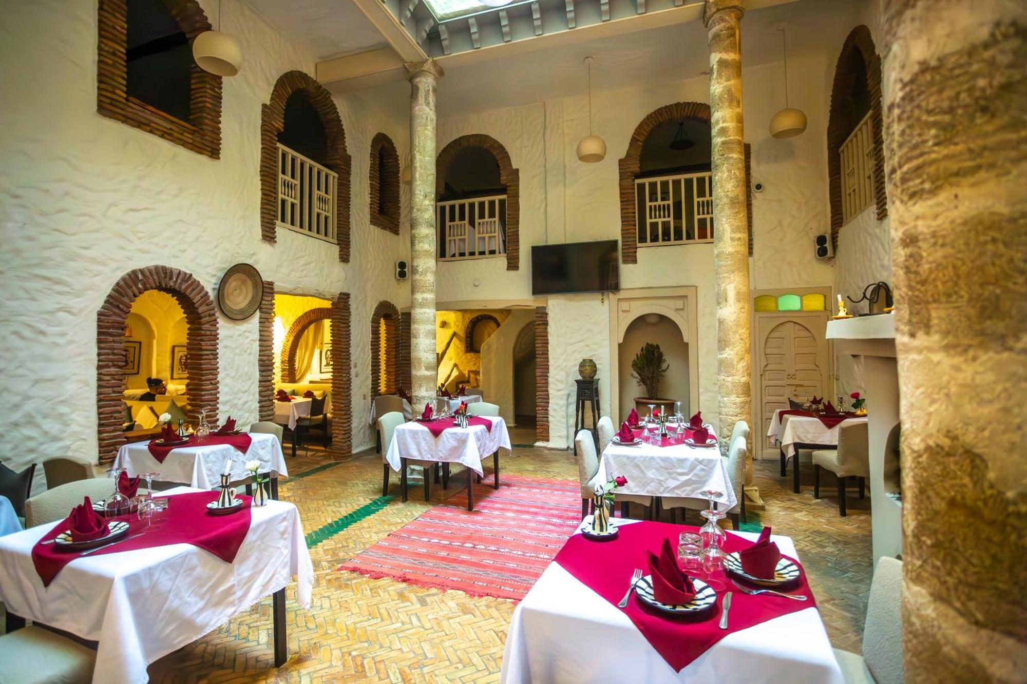 Riad Al Madina 에사우이라 외부 사진