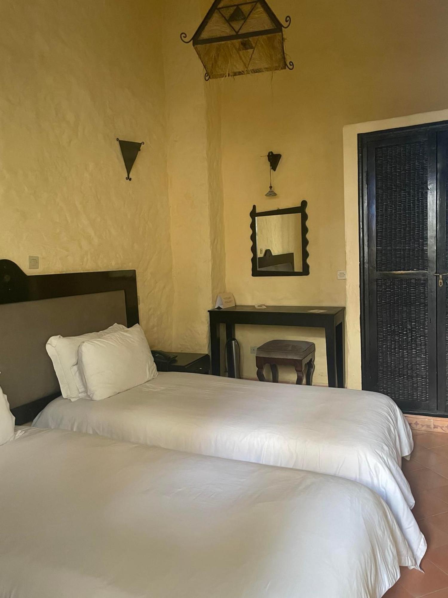Riad Al Madina 에사우이라 외부 사진